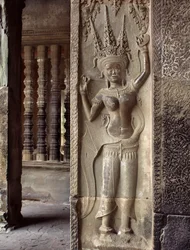 Apsaras bailando